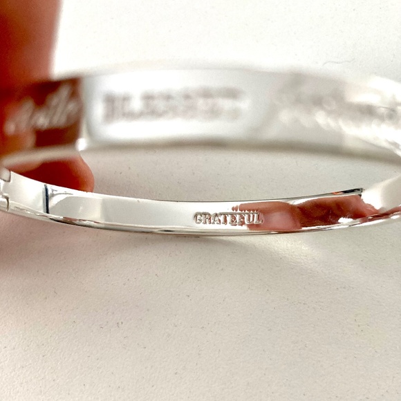 Stella & Dot Inspiration Bangle Blessed - Silver - Picture 3 of 9